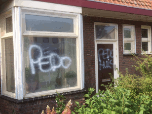 graffiti: pedo house
